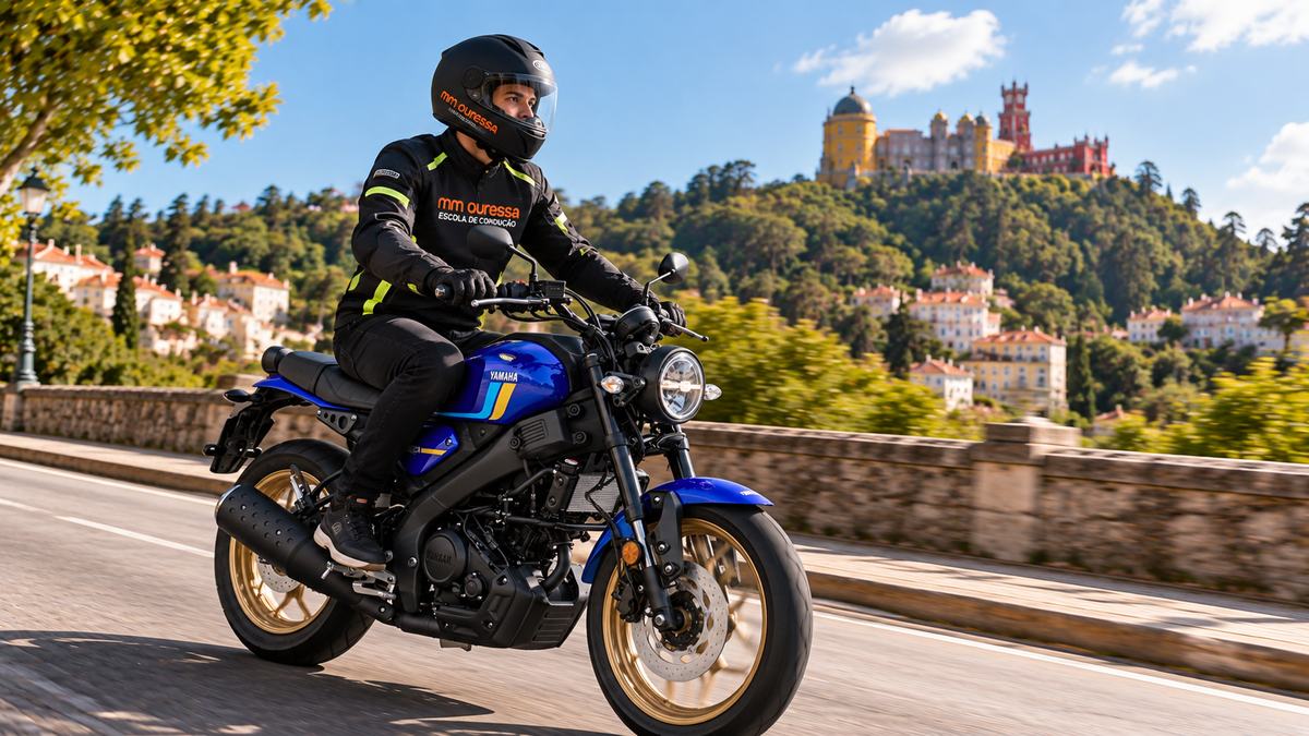 MM Ouressa student on a blue Yamaha XSR 125 in Sintra